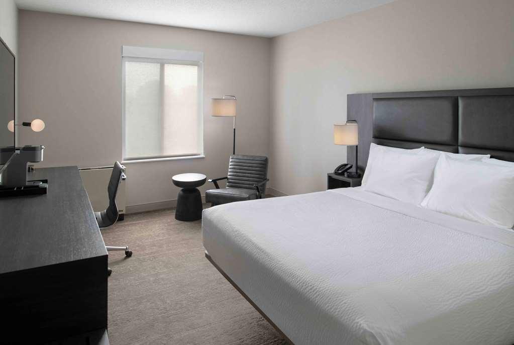 Inn At Burlington Trademark South Burlington Room photo